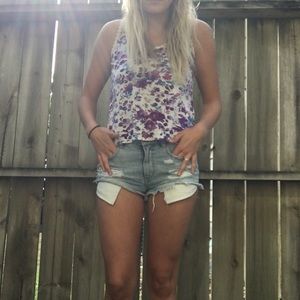 Floral tank top w open back and lace trim