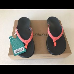 Olukai women's flip flops size 6