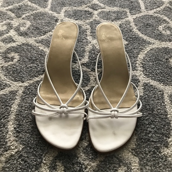 White House Black Market Shoes - EUC White kitten heels White House Black Market Shoes - EUC White kitten heels