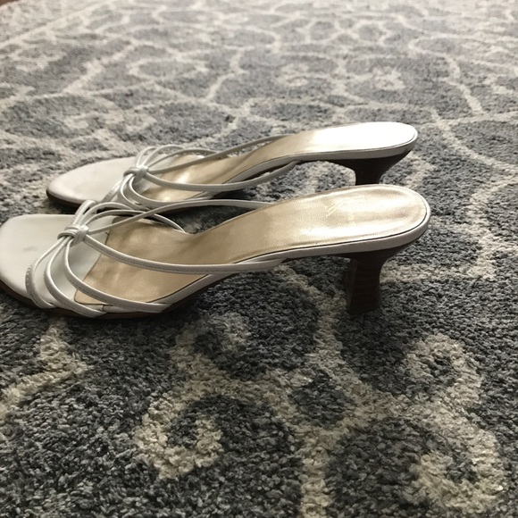 White House Black Market Shoes - EUC White kitten heels White House Black Market Shoes - EUC White kitten heels