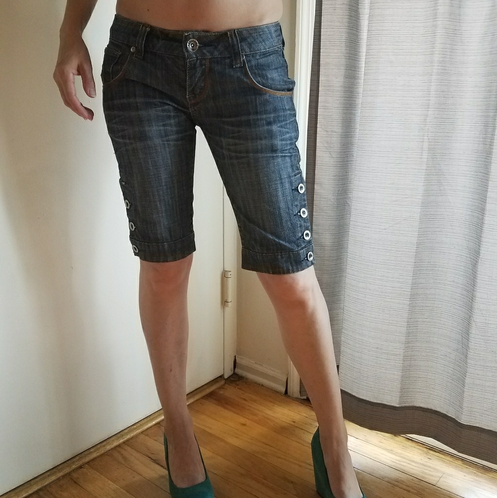 Knee length jeans