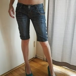 Knee length jeans