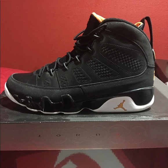 Selling these Jordan\'s