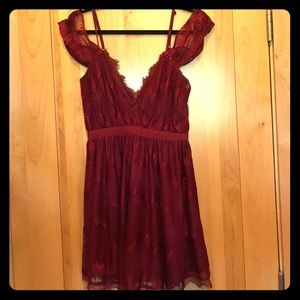 Tobi Off-the-shoulder Lace Dress