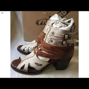 FREEBIRD by STEVEN Beige Multi Nest  Booties