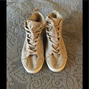 OLD NAVY BEIGE HIGH TOP SNEAKERS