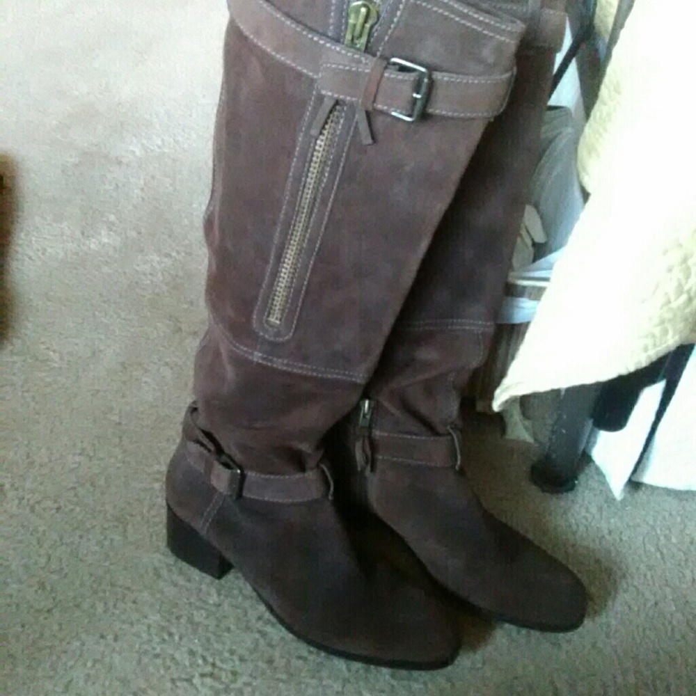 Pour La Victoire Oil Suede Brown Boots