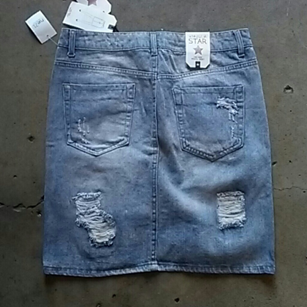 Distressed skirt - Picture 2 of 3