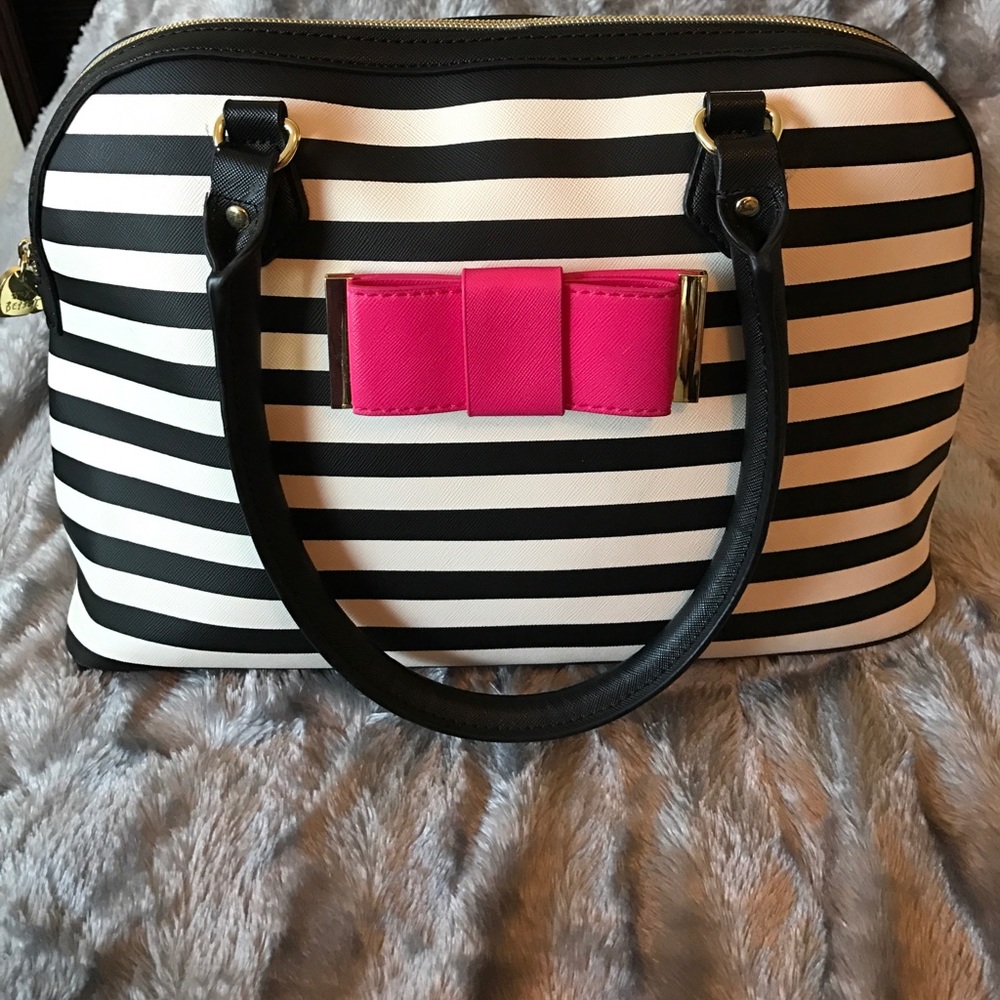 Stripessssss! Betray Johnson Handbag with Wallet!