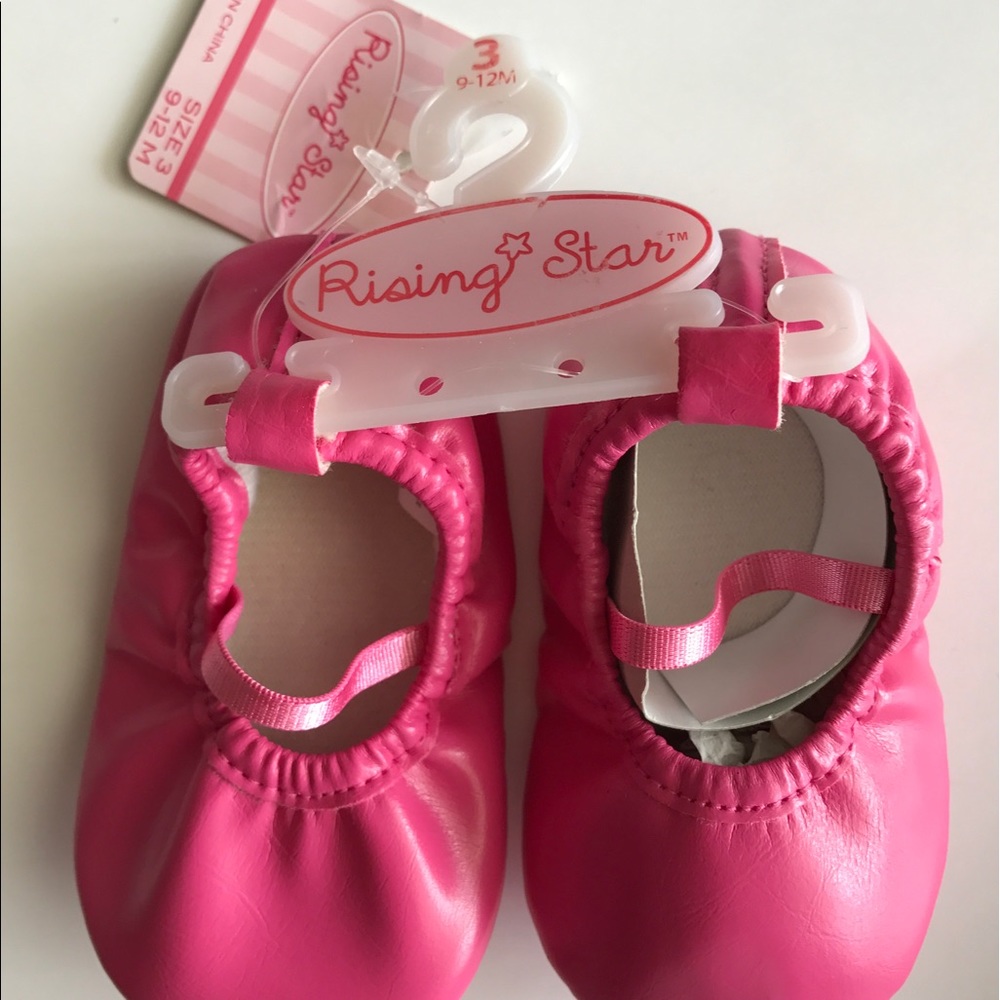 Pink faux leather baby girls crib shoes