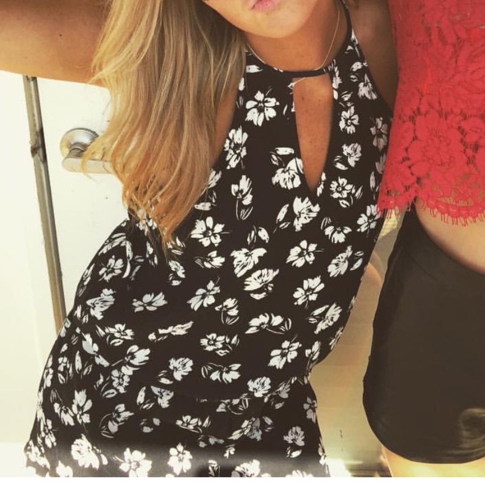 NWT Oliviaceous Floral Dress