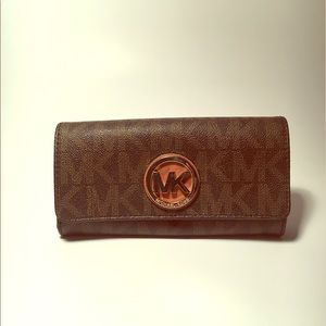 Michael Kors Jet Set Continental Wallet