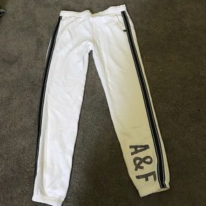 Ambercrombie& fitch white sweatpants/joggers