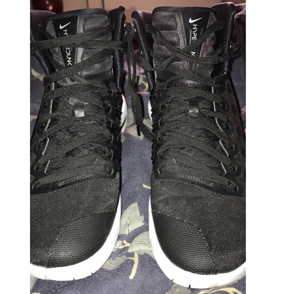 7.5 Women's 2016 Nike Hyper dunks