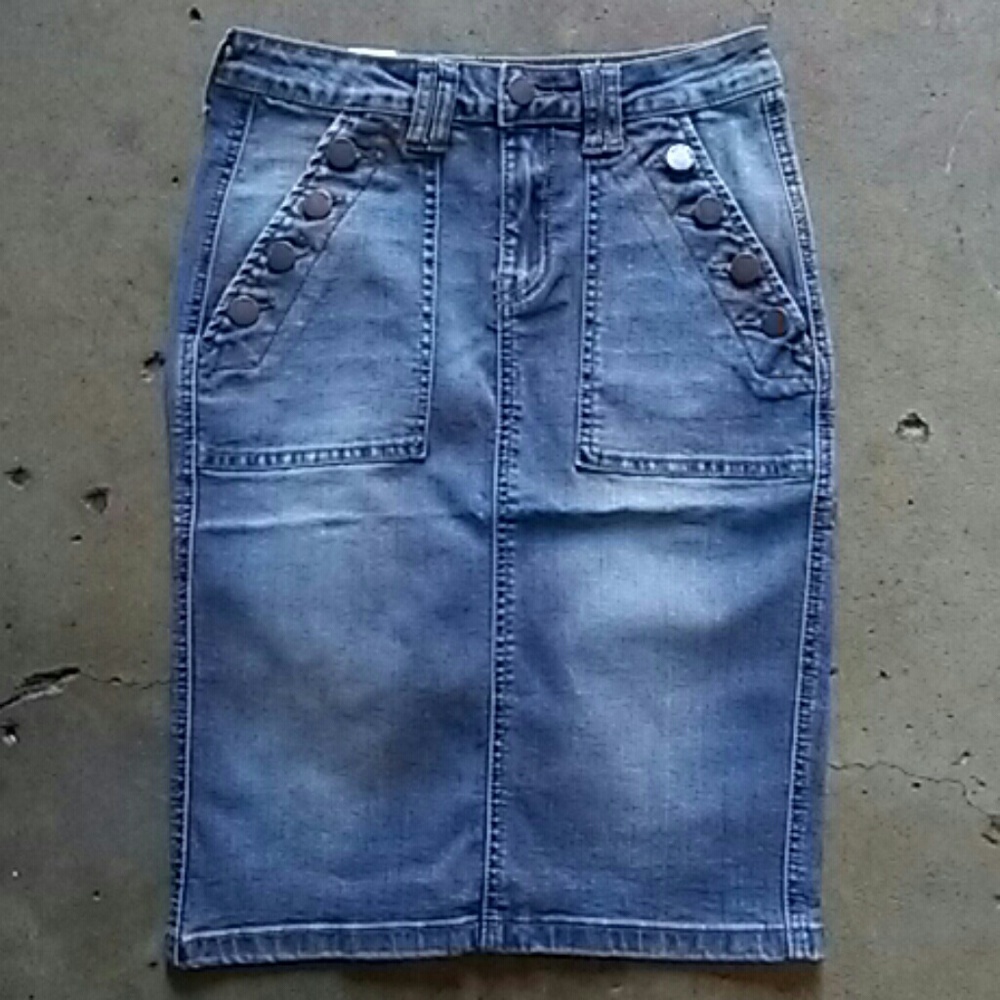 Denim skirt