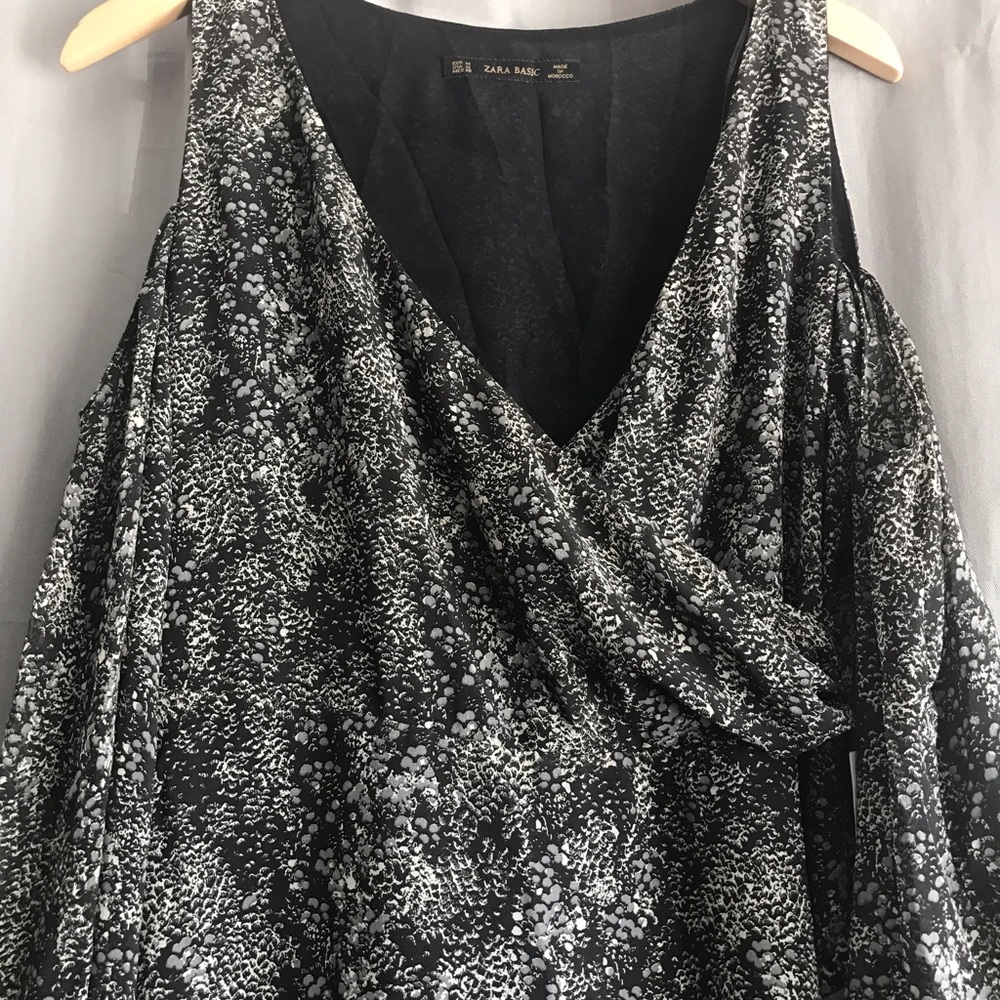 Zara • Printed Floral Cold Shoulder Flowy Dress - Picture 6 of 8