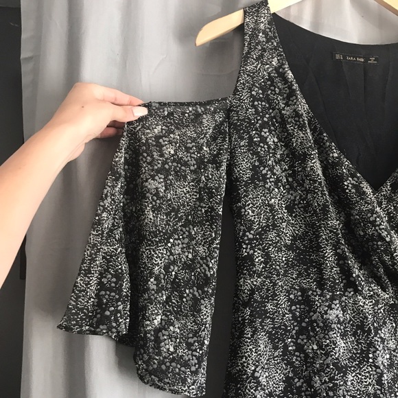 Zara • Printed Floral Cold Shoulder Flowy Dress - Picture 4 of 8