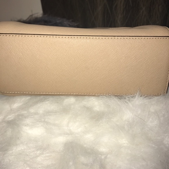 SOLD!!Michael Kors Small Selma - Picture 4 of 8