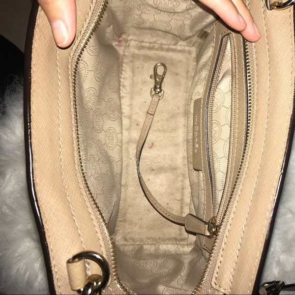 SOLD!!Michael Kors Small Selma - Picture 5 of 8