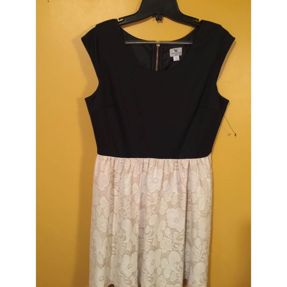 Black and cream lace dress