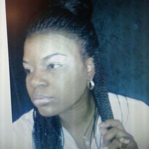 Meet your Posher, Dionne