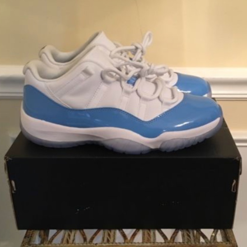 Air Jordan 11 Low Columbia