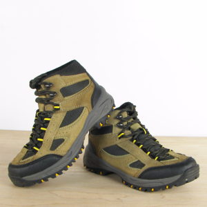 youth size 3 hiking boots.