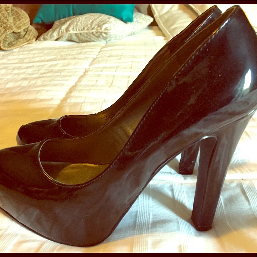 Claire Underwood-approved sexy-profesh heels