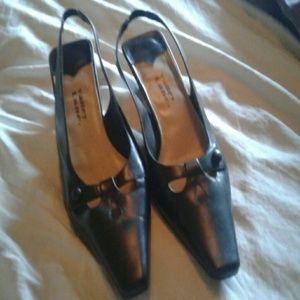 Size 9 shoes by Valley Lane