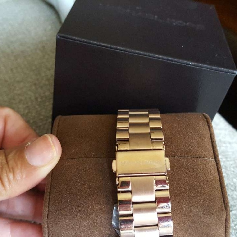 Michael Kors Women's Blue Face Rose Gold watch - Picture 4 of 4