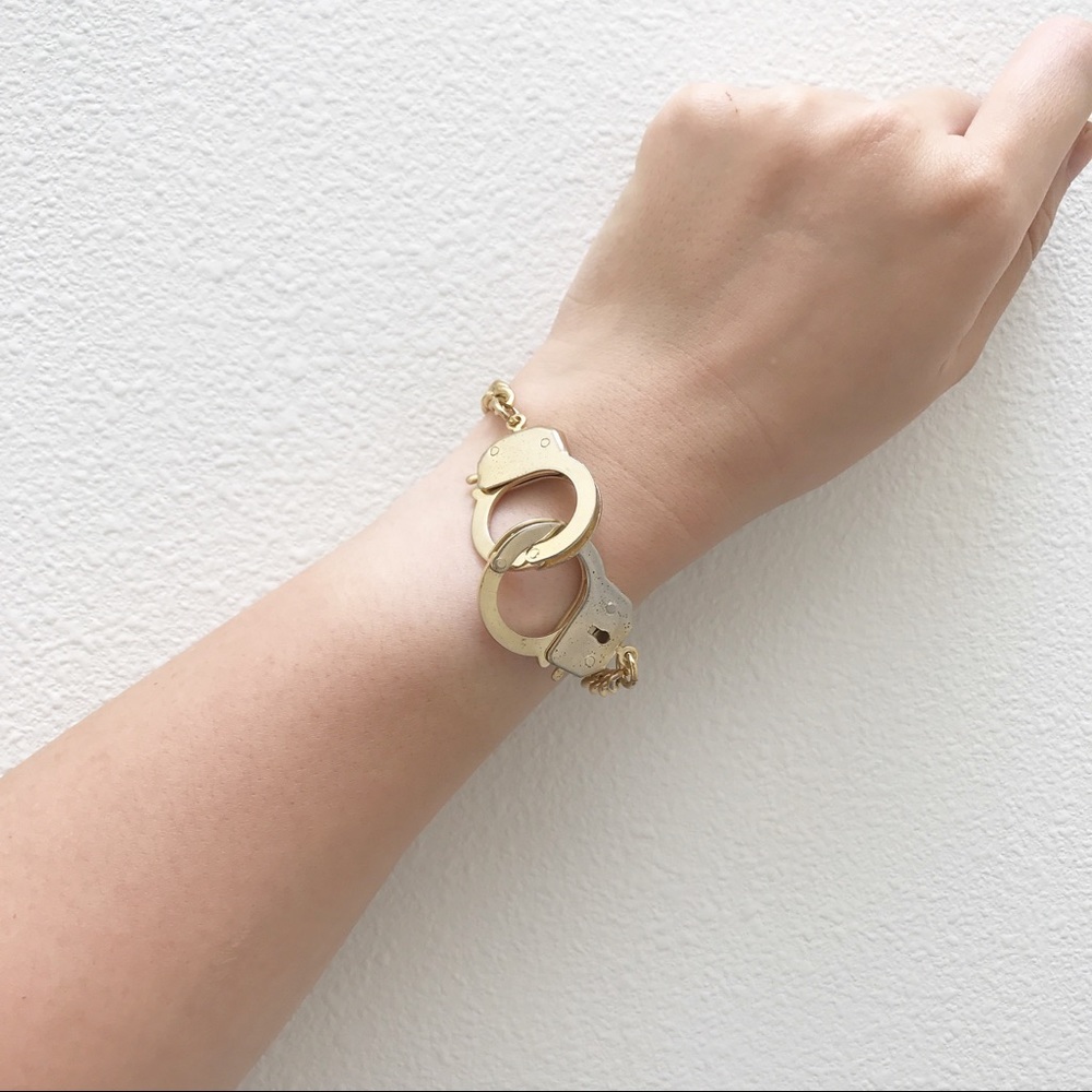 💥SALE💥 Interlocking handcuff bracelet