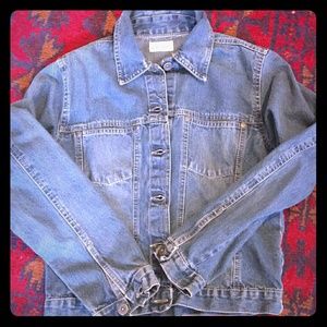 VTG European women's jean jacket - flattering fit