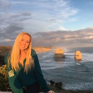 Meet your Posher, Chloe