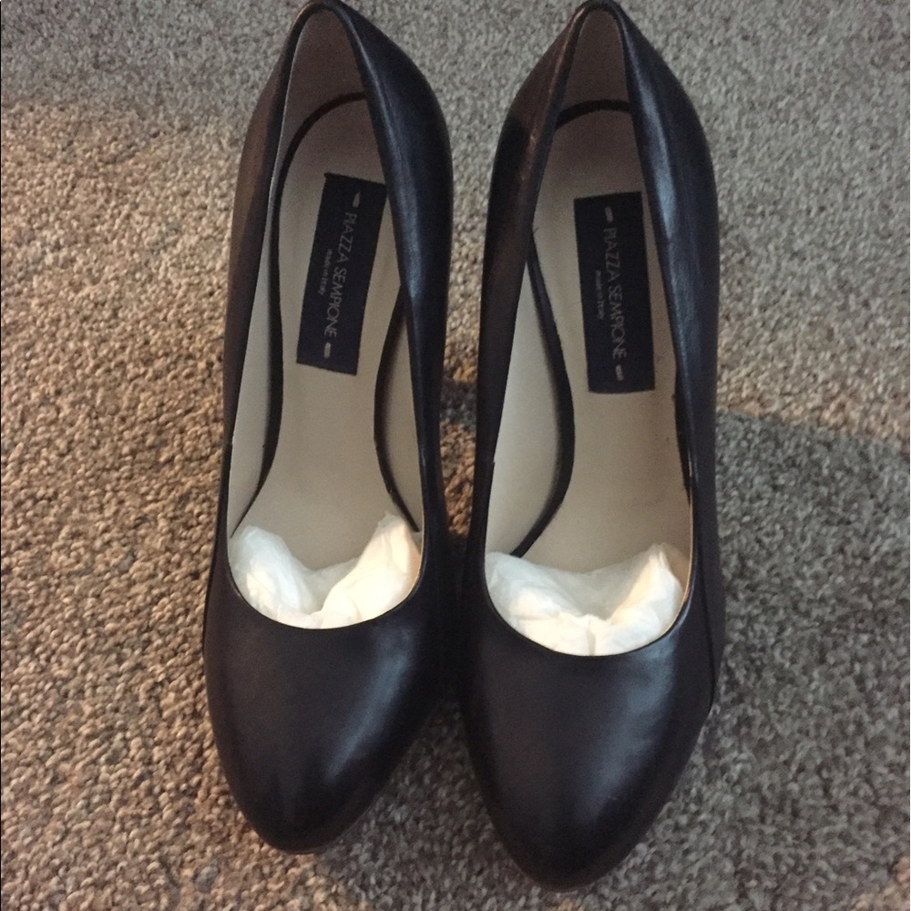 Piazza Sempione black leather pumps