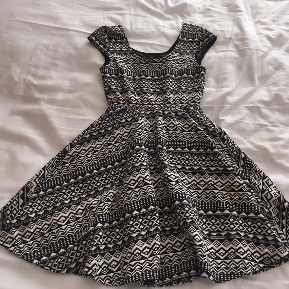 Geometric fitted flare dress
