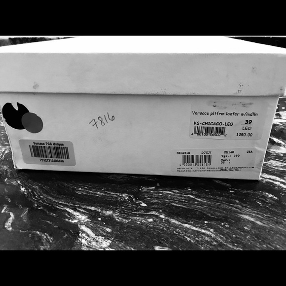 100% authentic Versace Loafer heels - Picture 6 of 6