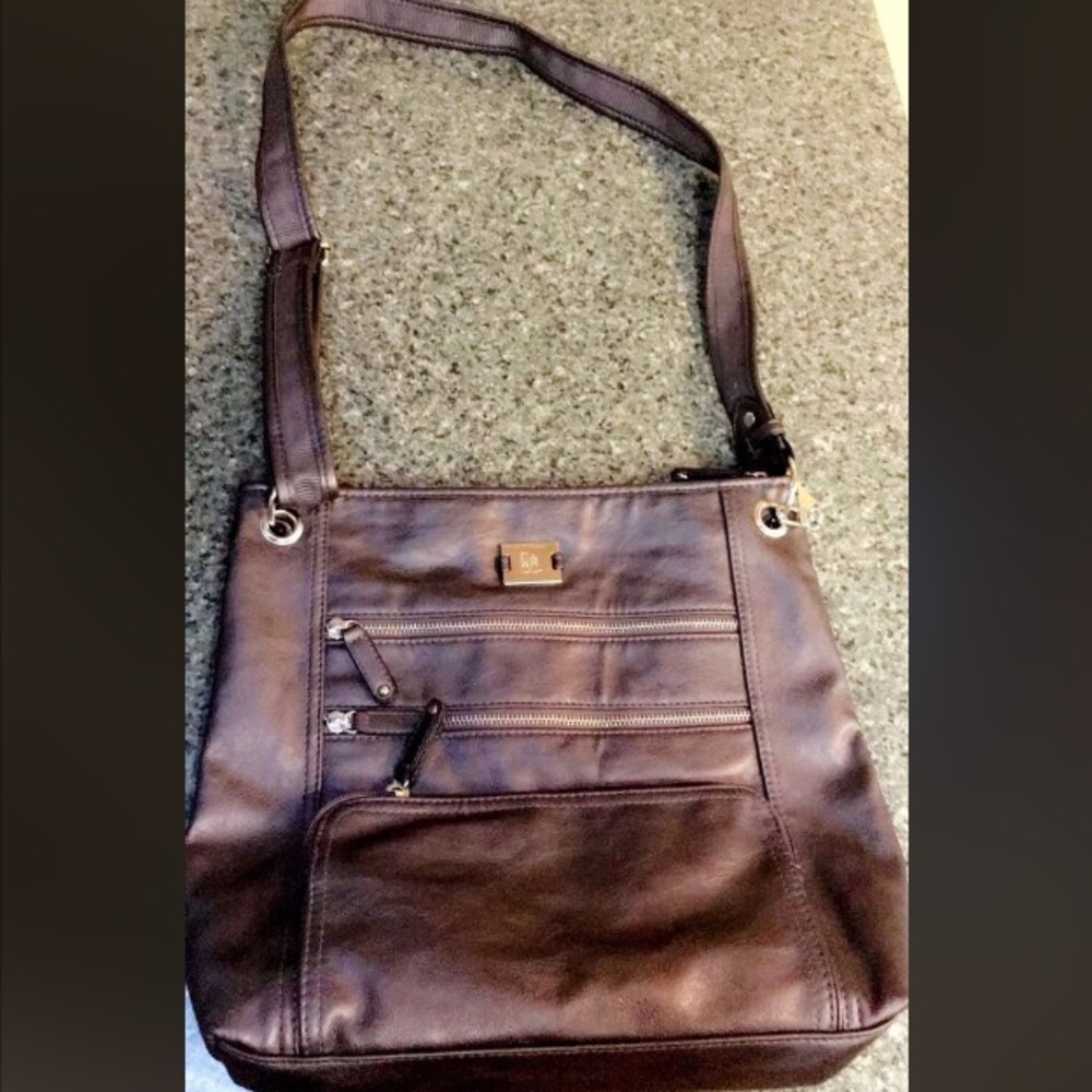 Stylish and convenient tote!