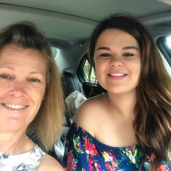 Lady on the right! - Picture 1 of 1