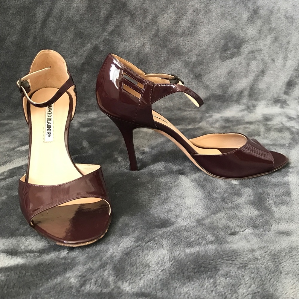 Manolo Blahnik Maroon Pumps - size 38