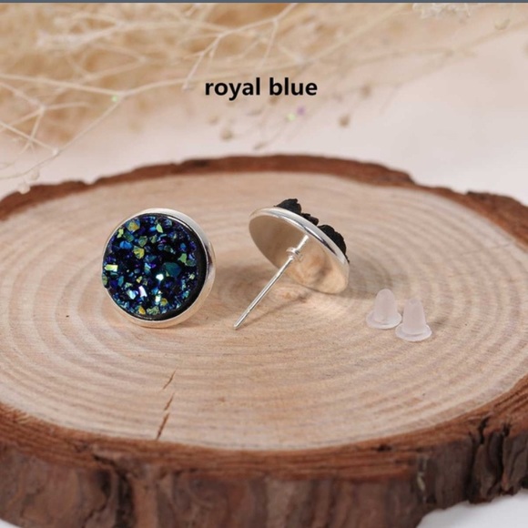 ‼️LAST PAIR‼️ Deep Blue Druzy Earrings - Picture 3 of 3