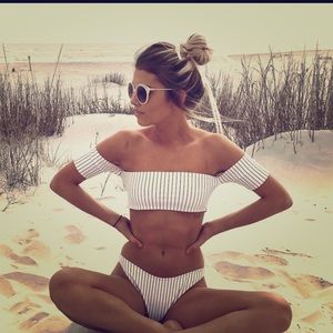 Off the Shoulder striped bathing suit