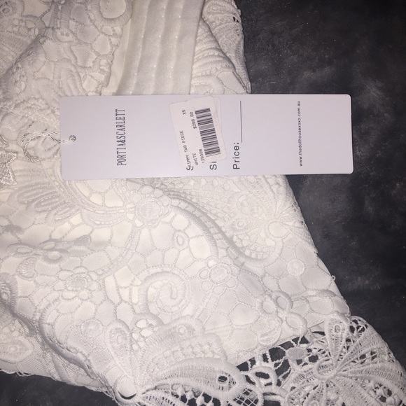 Portia and Scarlet (new) Kim K white lace dress. - Picture 4 of 4