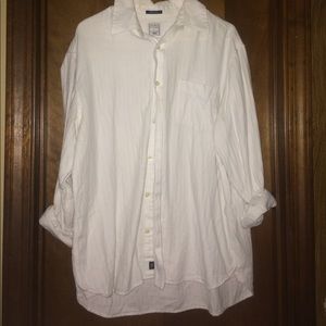 Large regular fit men's casual button down.