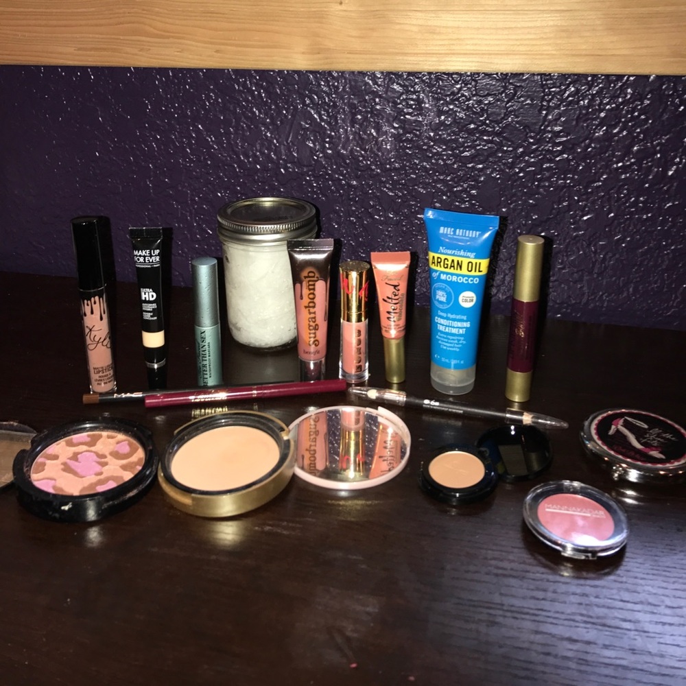 MAKEUP BUNDLE