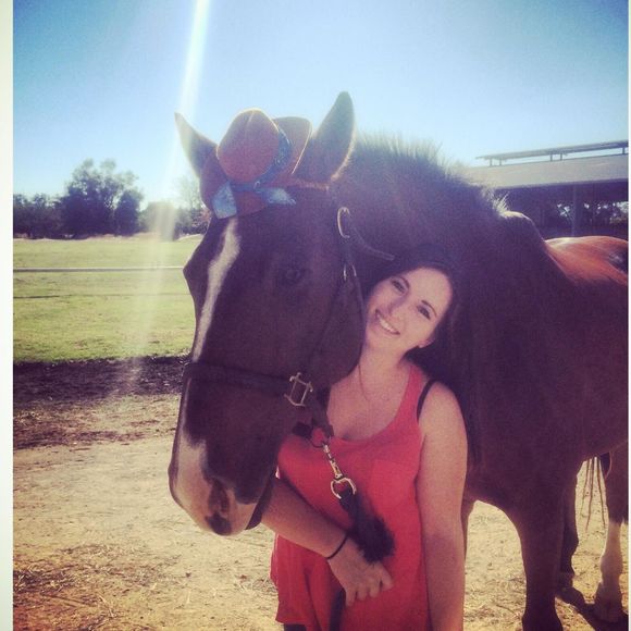 Meet your Posher, Sierra - Picture 1 of 1