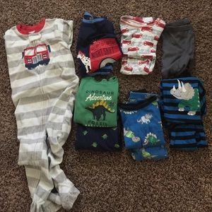 *Toddler* size 3t  pj bundle 5 sets of pjs