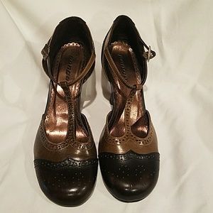 Two-tone t-strap size 8 light dark brown