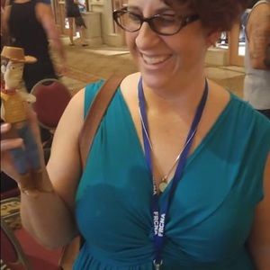 Meet your Posher, Sharon