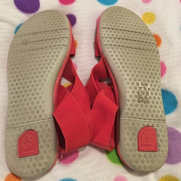 Red elastic sandals - Picture 2 of 5