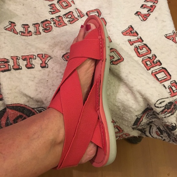 Red elastic sandals - Picture 4 of 5